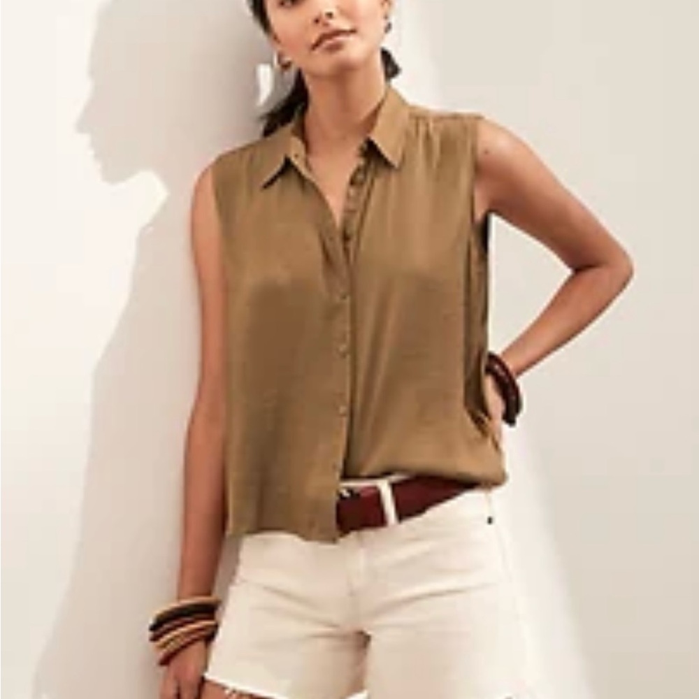 Banana Republic Sleeveless Brown Button-Up Top
